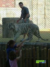 052105-187.jpg (411513 bytes)